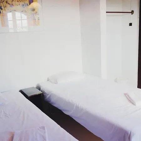 Hostel Uus 3 *
