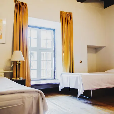 Hostel Uus 3 *