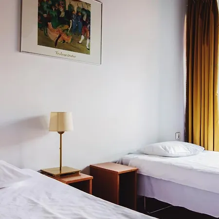 Uus 3 Hostel